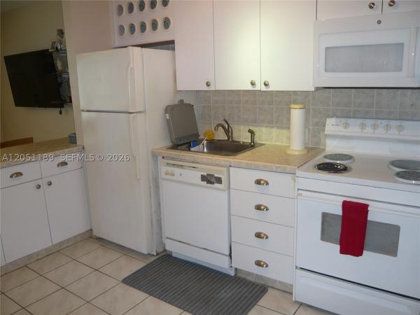Ocean Grande Beach Club, 3300 N Surf Rd #9A, Hollywood, Florida 33019, image 3