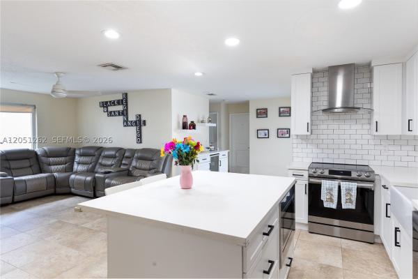 Woodbridge At Pembroke Lakes, 2400 NW 103rd Ave, Pembroke Pines, Florida 33026, image 2