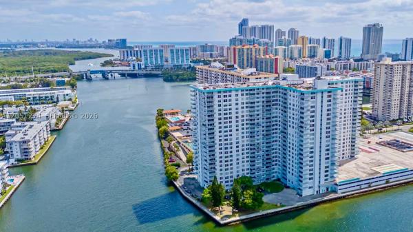 Winston Towers 500, 301 174th St #1907, Sunny Isles Beach, Florida 33160, image 3