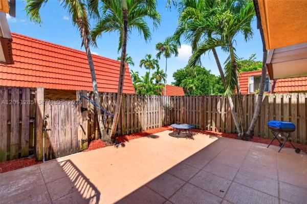 Waterford Courtyards At Jacaranda, 719 NW 98th Cir, Plantation, Florida 33324, image 2