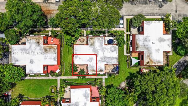Waterford Courtyards At Jacaranda, 719 NW 98th Cir, Plantation, Florida 33324, image 3