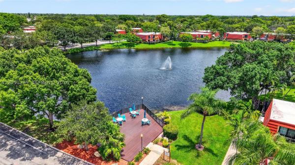 Waterford Courtyards At Jacaranda, 719 NW 98th Cir, Plantation, Florida 33324, image 2