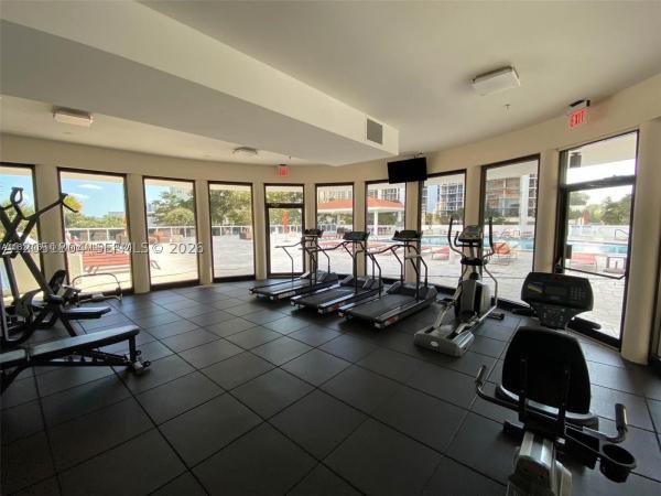Waterview 1, 20505 E Country Club Dr #537, Aventura, Florida 33180, image 2