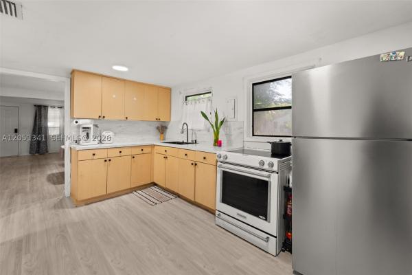 Griffins, 349 NW 41st St, Miami, Florida 33127, image 2