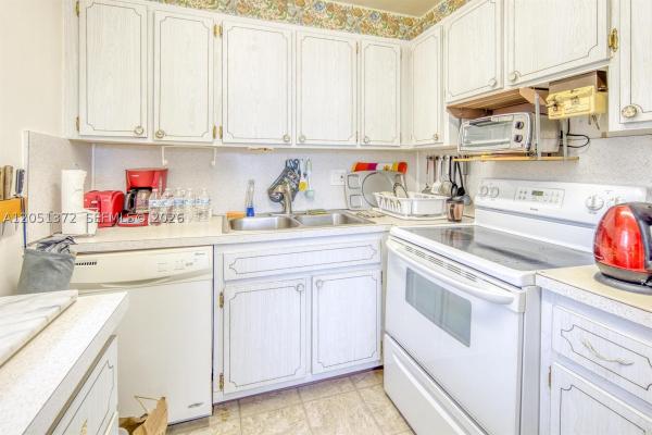 2440 Lake Osborne Dr #210, Lake Worth, Florida 33461, image 3