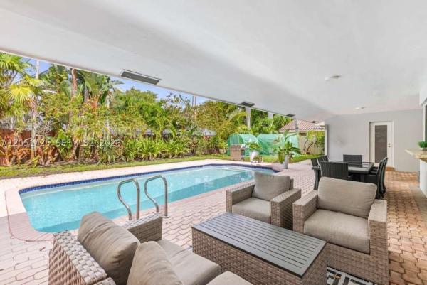 Lakes Of Emerald Hills, 3520 N 32nd Ter, Hollywood, Florida 33021, image 2