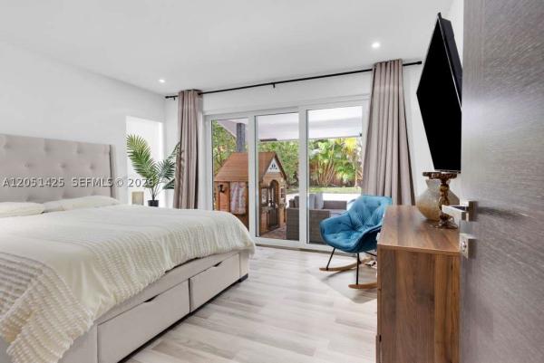 Lakes Of Emerald Hills, 3520 N 32nd Ter, Hollywood, Florida 33021, image 3