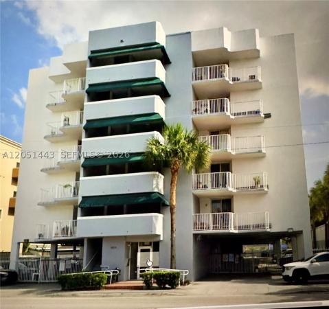 Vista Lake, 4854 NW 7th St #208, Miami, Florida 33126, image 2