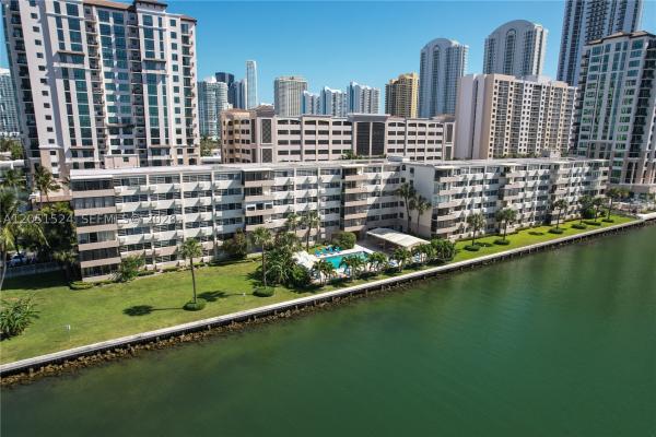 Kings Point Imperial, 220 Kings Point Dr #304, Sunny Isles Beach, Florida 33160, image 2