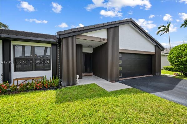 Waterford, 5741 W Waterford Dr, Davie, Florida 33331, image 2