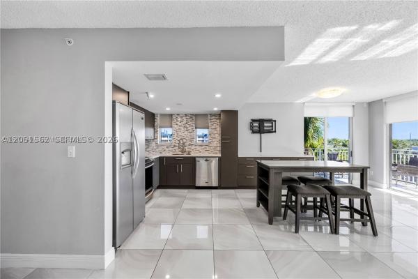 Vista On The Bay, 16590 NE 26th Ave #502, North Miami Beach, Florida 33160, image 3