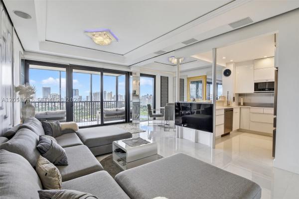 Coronado Tower 1, 20335 W Country Club Dr #PH-4, Aventura, Florida 33180, image 2