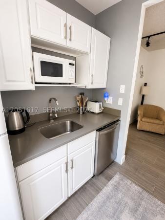 Beach Ridge, 508 Antioch Ave #16, Fort Lauderdale, Florida 33304, image 2