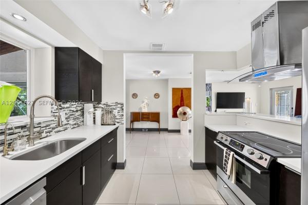 Griffing Biscayne Park Estates, 467 NE 129th St, North Miami, Florida 33161, image 2