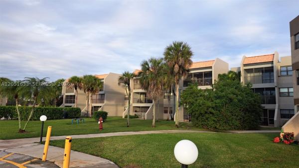 Racquet Club At Bonaventure, 230 Lakeview Dr #310, Weston, Florida 33326, image 2