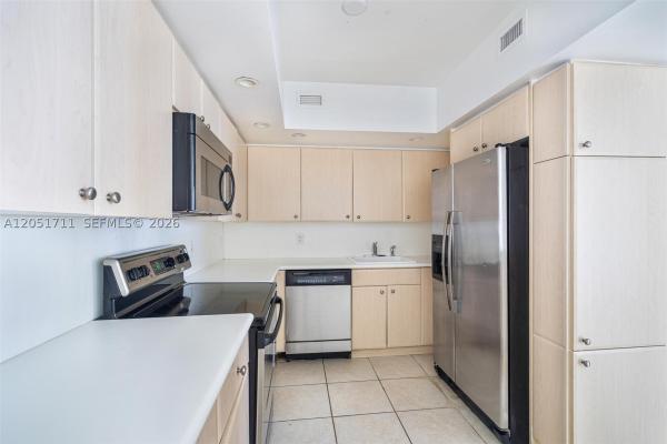 5600 Collins, 5600 Collins Ave #7J, Miami Beach, Florida 33140, image 2