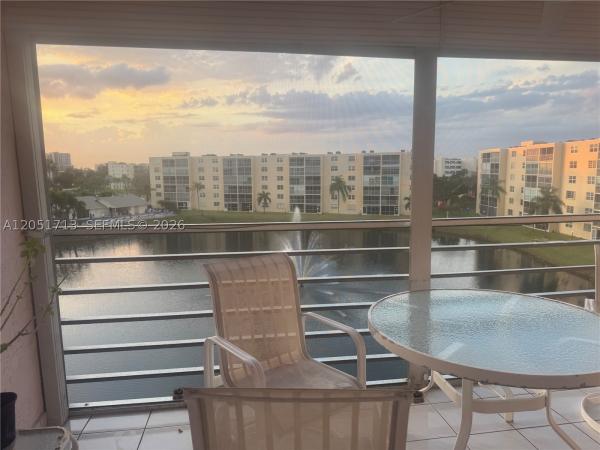 Meadowbrook Lakes View, 441 SE 3rd St #505, Dania Beach, Florida 33004, image 3