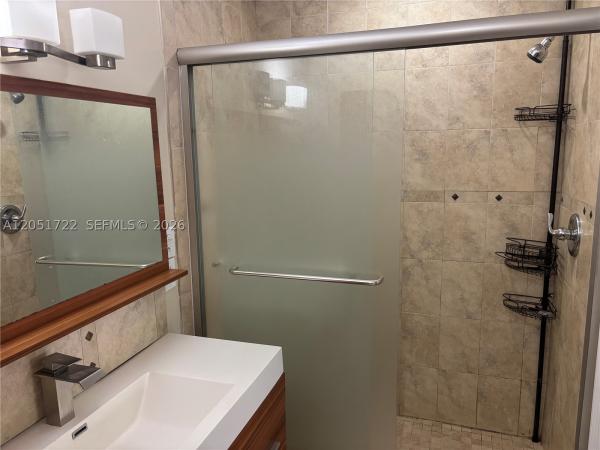 10521 Mahogany Key Cir #204, Unincorporated Dade County, Florida 33196, image 3