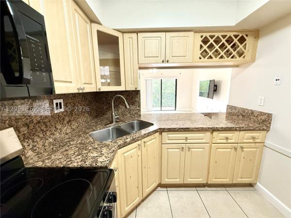 El Pueblo De Vera, 5765 W 25th Ct #402, Hialeah, Florida 33016, image 2
