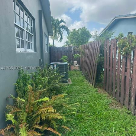 Scott Lake Manor, 930 NW 180th Ter, Miami Gardens, Florida 33169, image 3