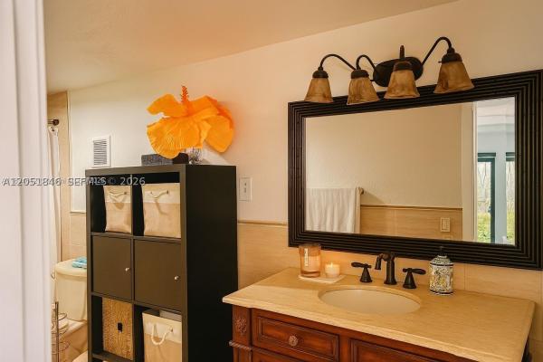 7441 Bay Hill Dr, Hialeah, Florida 33015, image 2