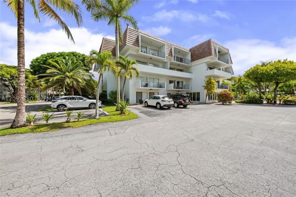 7900 Camino Cir #406, Unincorporated Dade County, Florida 33143, image 1