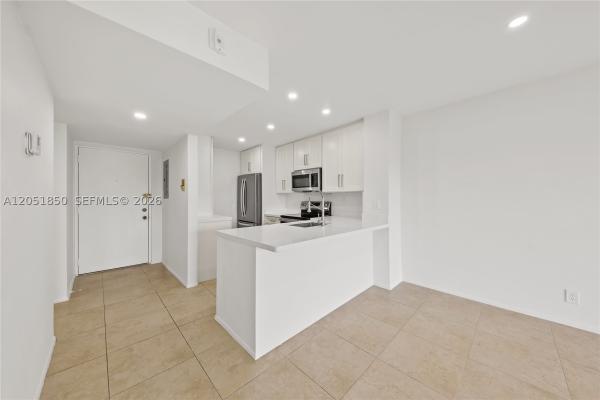 7900 Camino Cir #406, Unincorporated Dade County, Florida 33143, image 3