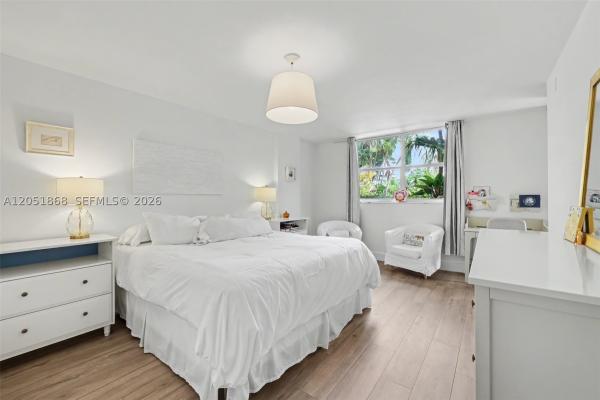 Ocean Lane Plaza, 170 Ocean Lane Dr #305, Key Biscayne, Florida 33149, image 3