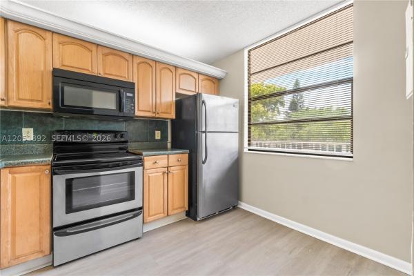 Whitehall, 3650 Whitehall Dr #305, West Palm Beach, Florida 33401, image 2