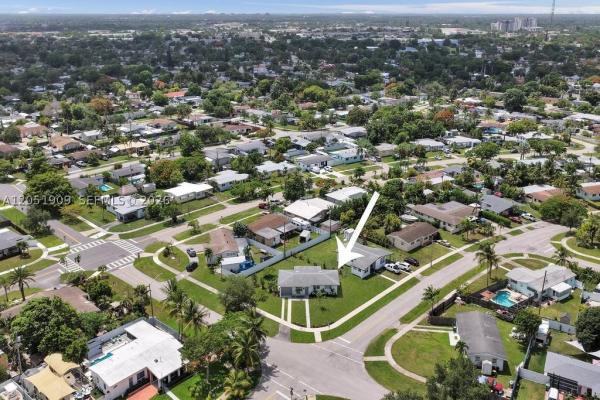 Pine Tree Manor, 19930 Christmas Rd, Cutler Bay, Florida 33157, image 1