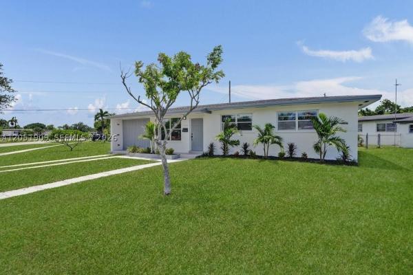 Pine Tree Manor, 19930 Christmas Rd, Cutler Bay, Florida 33157, image 2