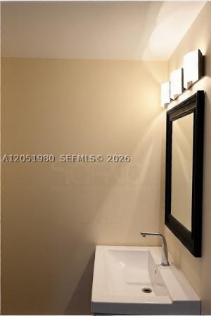 Valencia Townhouse, 400 Valencia Ave #6, Coral Gables, Florida 33134, image 2