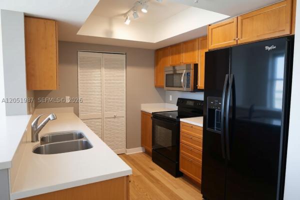 Palmetto Place, 99 SE Mizner Blvd #811, Boca Raton, Florida 33432, image 2