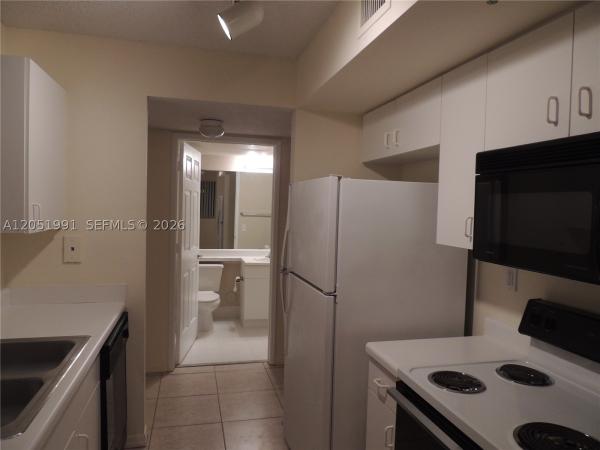 Royal Grand, 2600 S University Dr #103, Davie, Florida 33328, image 3