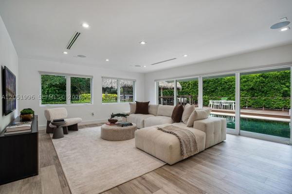 Kings Bay, 6370 SW 144th St, Coral Gables, Florida 33158, image 3