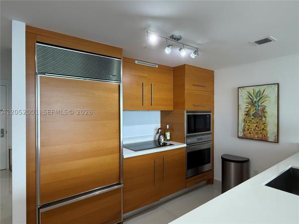Icon Brickell Tower 1, 475 Brickell Ave #3207, Miami, Florida 33131, image 1
