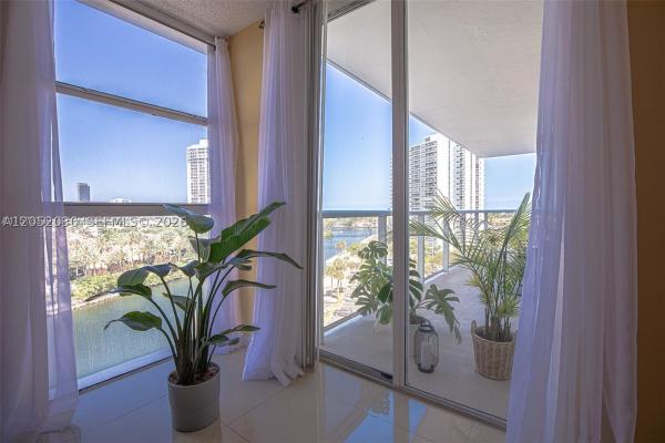 Flamenco, 3701 N Country Club Dr #902, Aventura, Florida 33180, image 2