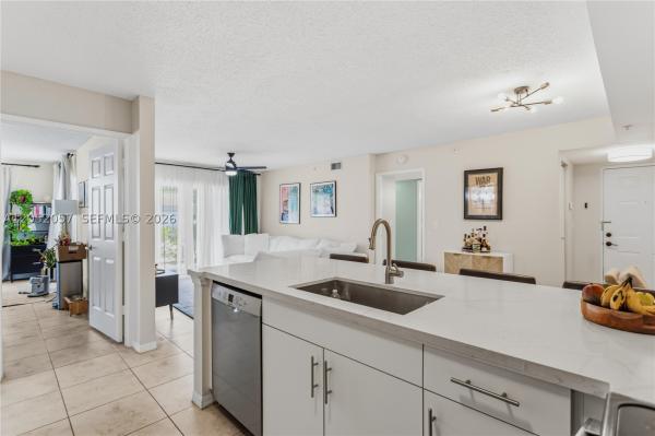 Royal Grand, 2640 S University Dr #111, Davie, Florida 33328, image 2