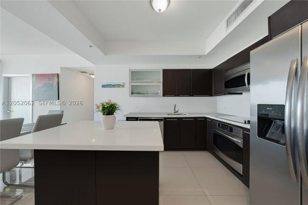 The Ivy At Riverfront, 90 SW 3rd St #3511, Miami, Florida 33130, image 2