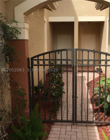 Courtyard At The Grove, 4258 Vineyard Cir, Weston, Florida 33332, image 2