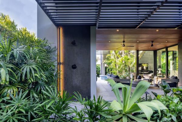 Pinecrest Manor, 3910 Battersea Rd, Miami, Florida 33133, image 2