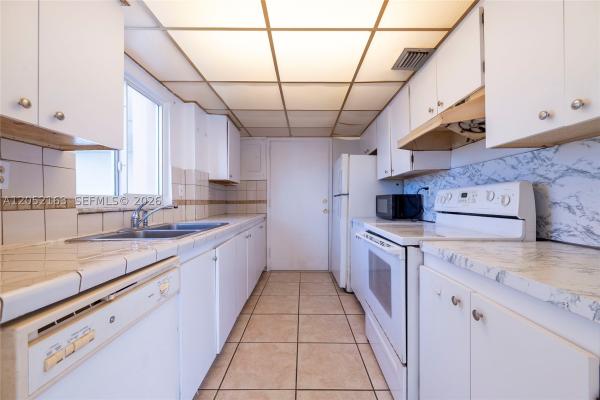 Marbella Tower, 200 178th Dr #711, Sunny Isles Beach, Florida 33160, image 2