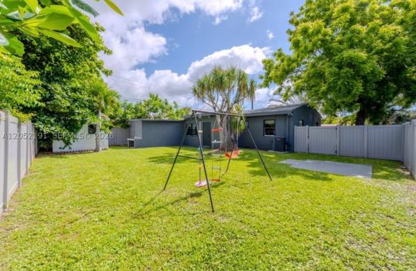 South Hollywood Meachers, 1120 S 28th Ave, Hollywood, Florida 33020, image 2