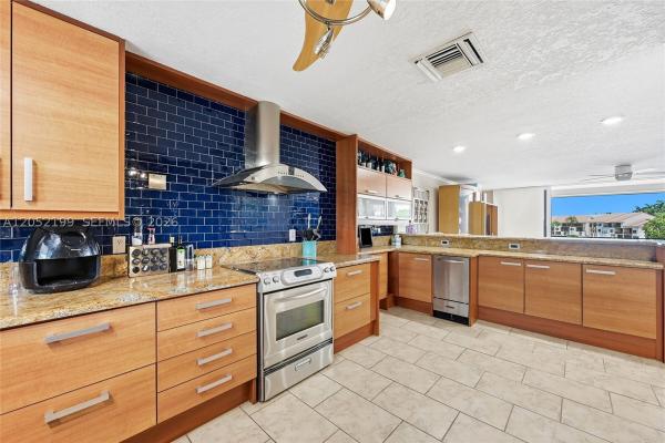 801 Palm Trl #10, Delray Beach, Florida 33483, image 1