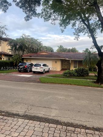 Loch Lomond, 16120 E Troon Cir, Miami Lakes, Florida 33014, image 3