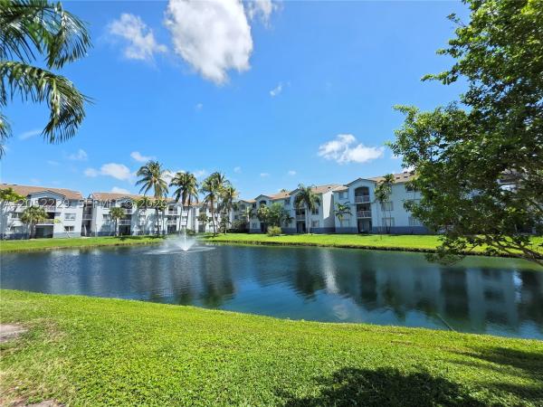 Royal Grand, 2620 S University Dr #111, Davie, Florida 33328, image 3