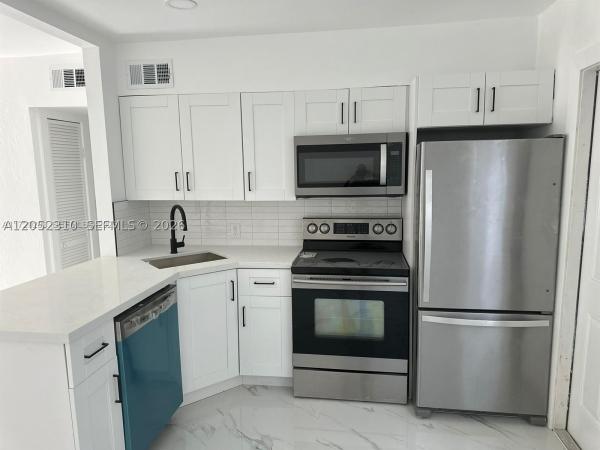 1933 Washington St #1935, Hollywood, Florida 33020, image 2