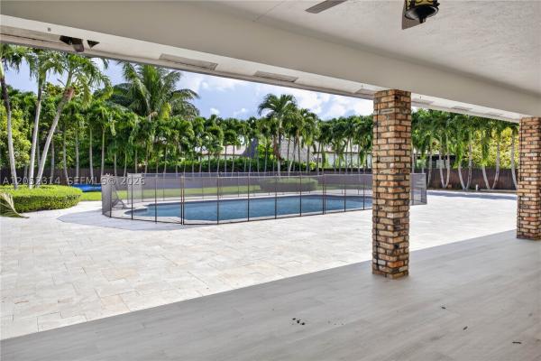 10425 SW 62nd St, Unincorporated Dade County, Florida 33173, image 2