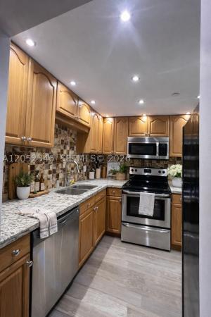 Gables Park Tower, 911 E Ponce De Leon Blvd #403, Coral Gables, Florida 33134, image 3