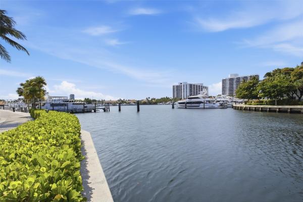 Island Way, 3722 NE 208th Ter, Aventura, Florida 33180, image 2